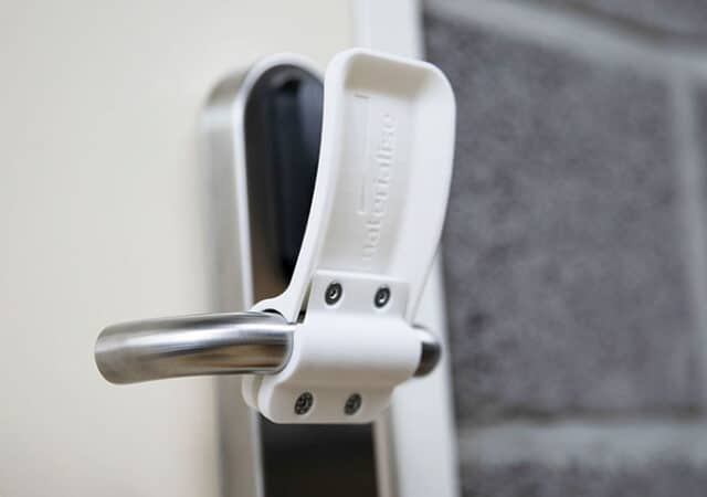 Belgische 3D-printspecialist ontwikkelt anti-corona deuropener 4