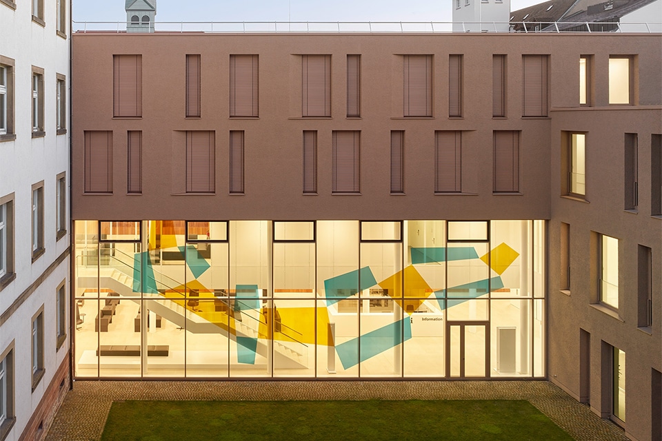 Architectonische verfijning met buitenjaloezieën  3