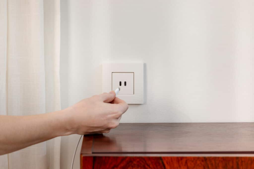 Niko introduceert als eerste een dubbele smart USB-C-lader met power delivery, 65 W (piek) 4