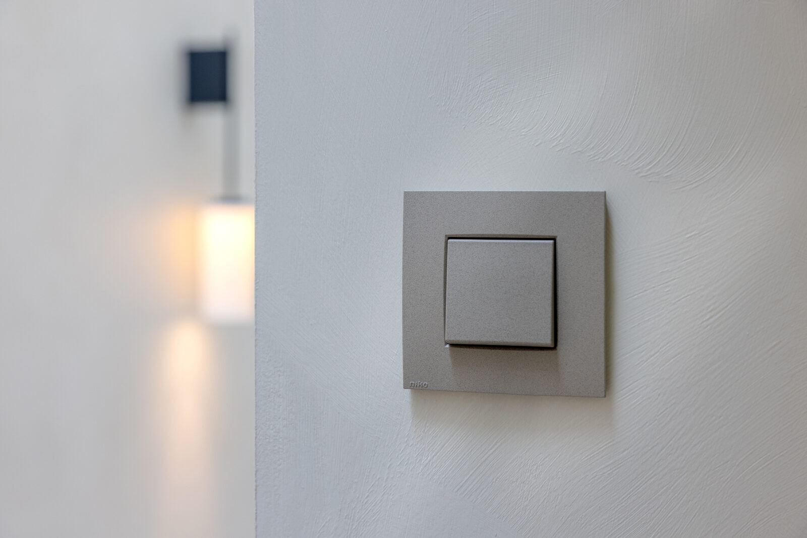 Nieuwe Niko Intense-afwerkingen brengen warmte en karakter in het interieur