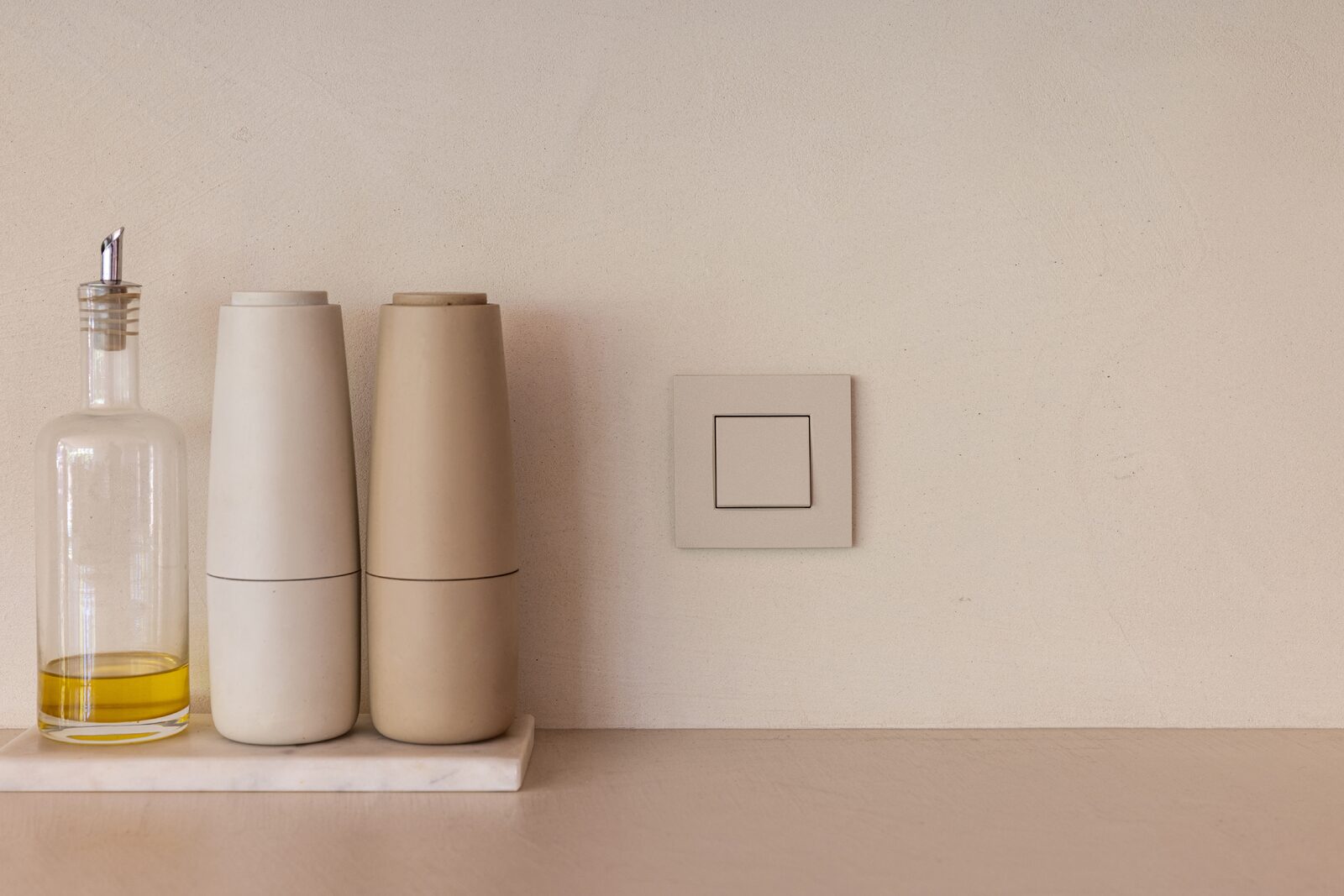 Nieuwe Niko Intense-afwerkingen brengen warmte en karakter in het interieur 5