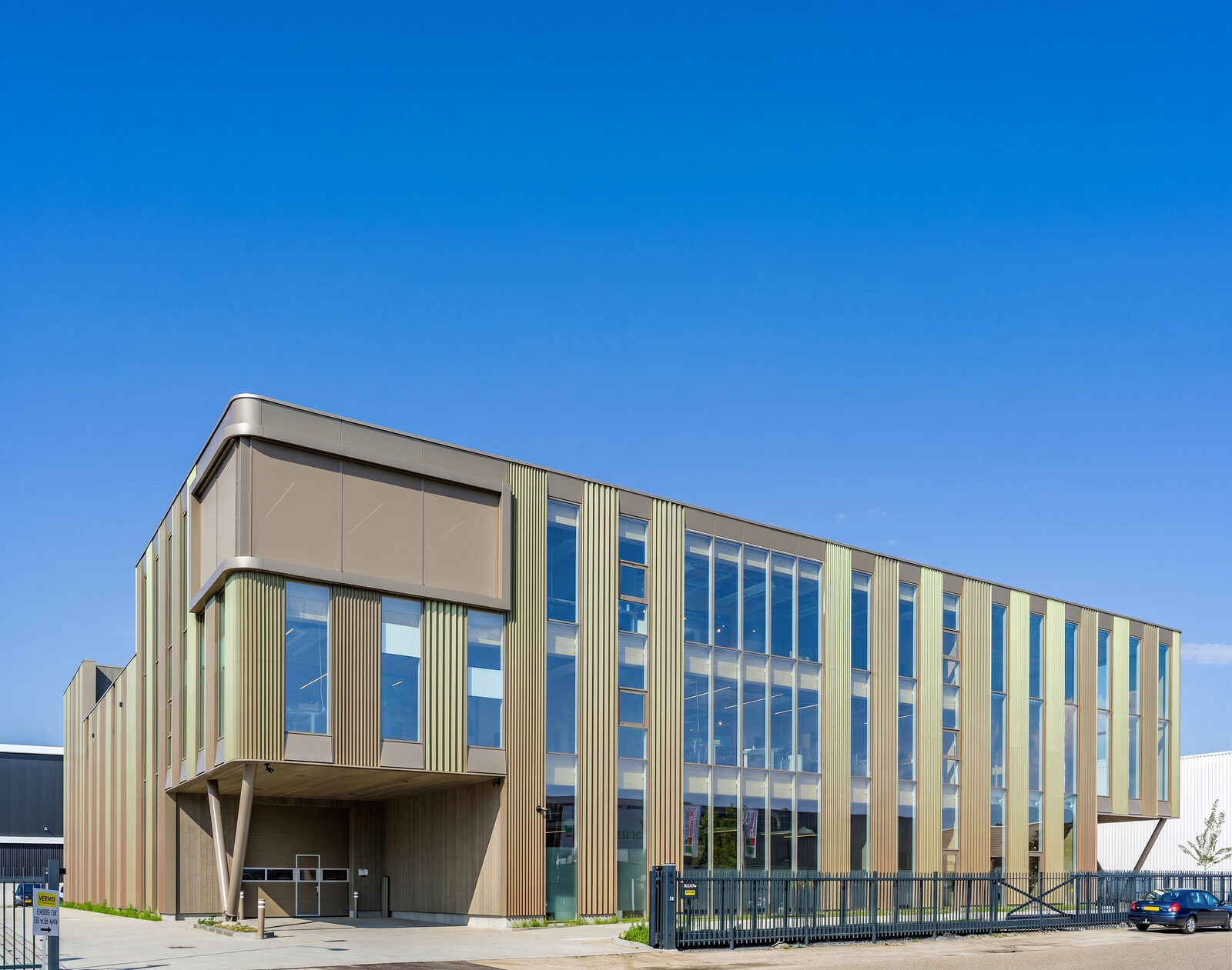 Steel, Wood, and Light in a Single Striking Facade 4